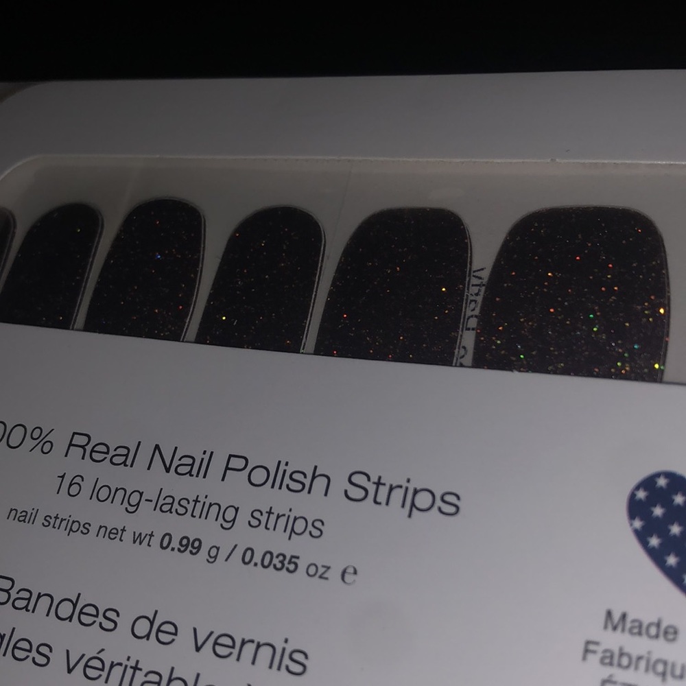 Life of the party Color Street Nail Strips - Picture 3 of 8